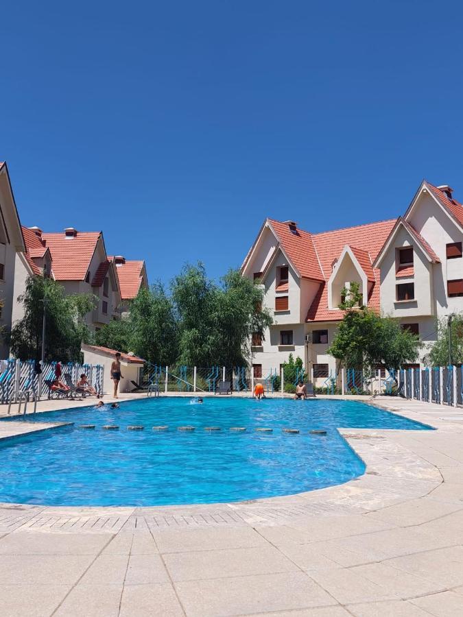 Ifrane Apartment With Swimming Pool Bagian luar foto